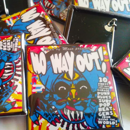 NO WAY OUT! 1 SQUARE BADGES